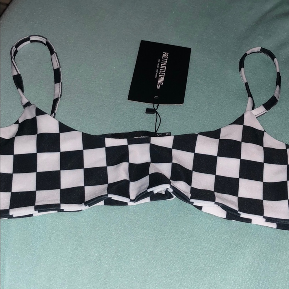 Scoop neck bikini top